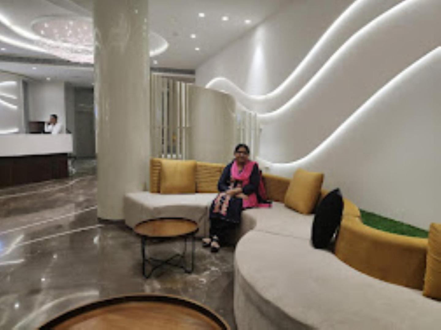 Casa Divine,Bareilly Hotell Exteriör bild